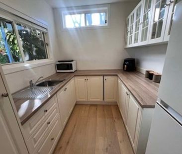Highworth - Photo 4