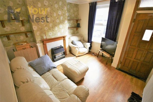 4 bedroom terraced house to rent - Photo 1