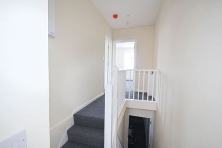 2 New Broadway, New Broadway, New Broadway, Uxbridge Road, London, Uxbridge, UB10 0LH - Photo 5