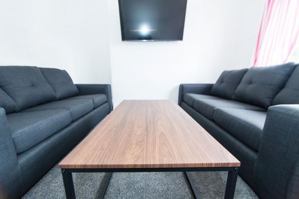 Wetherby Grove, Burley, Leeds - Photo 1