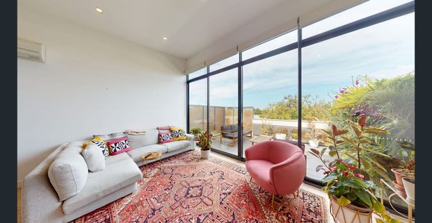 A Rare Fitzroy North Find: Space, Style and Location Combined - Photo 1