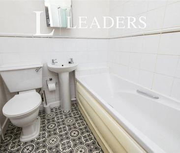 2 bedroom semi-detached house to rent - Photo 5