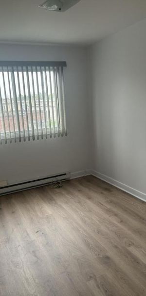 5 1/2 - Montréal (Saint-Michel) - 2 000 $/mois - Photo 1