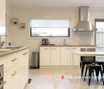 New generation studio living - at its best! - Photo 3