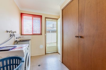 Comfortable 2-Bedroom Duplex for Easy Living - Photo 5