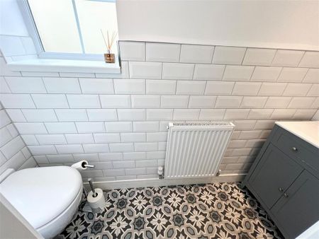 3 bedroom semi-detached house to rent - Photo 4