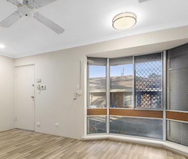 2 BEDROOM AND 1 BATHROOM UNIT IN BENTLEY! - Photo 3