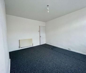 2 bedroom end of terrace house to rent - Photo 3