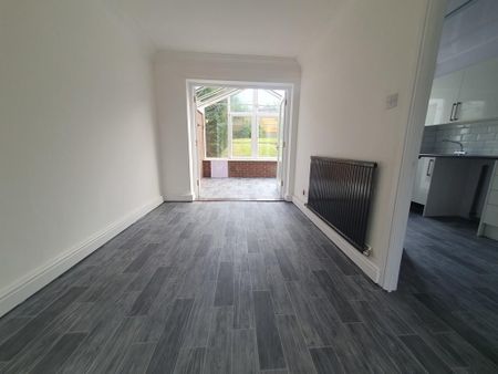 3 bedroom semi-detached house to rent - Photo 5