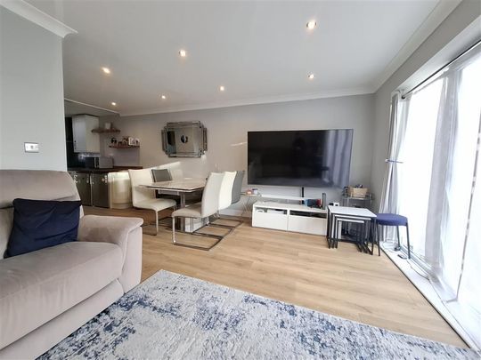 Laidon Square - Photo 1