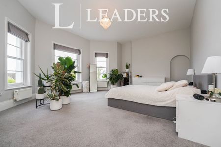 3 bedroom semi-detached to rent Hales Road Cheltenham - Photo 4