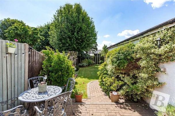 Westbury Terrace, Upminster, Essex, RM14 - Photo 1