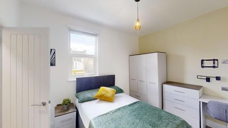 10 bedroom terraced house to rent - Photo 5