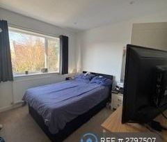 4 bedroom detached house to rent - Photo 2