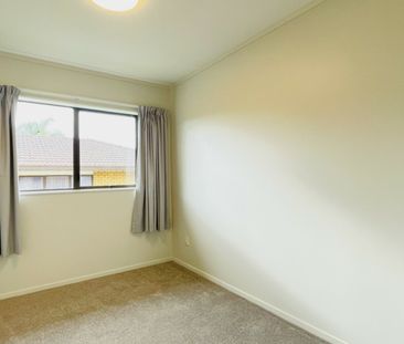 Close to Town Centre - Recently Refurbished - Photo 5