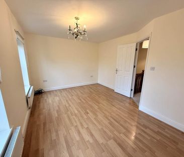 4 bedroom terraced house to rent - Photo 2