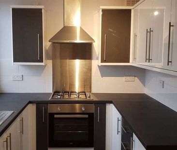 2 bedroom maisonette to rent - Photo 2