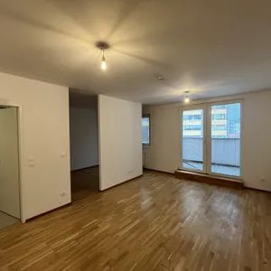 DG Wohnung mit Terrasse - Foto 2