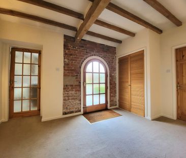 1 bedroom barn conversion to let - Photo 2