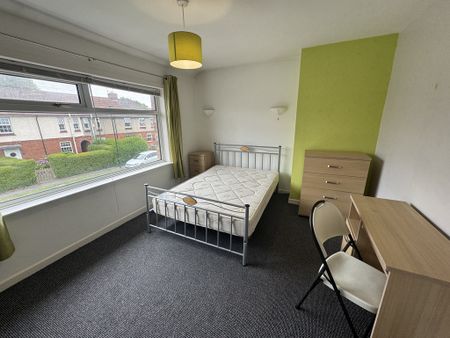 Asquith Avenue, Tang Hall - P1099 - Photo 4