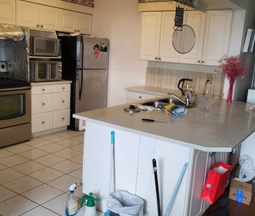 1072 Delta Avenue apartment — Burnaby, BC (3-Bedroom) - 3 Bedroom - Photo 6