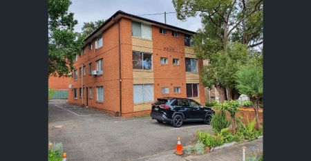 One-Bedroom Apartment - Photo 3