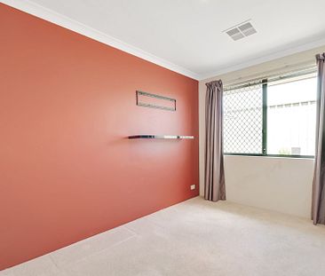 6 Musulin Rise, Lake Coogee. - Photo 2