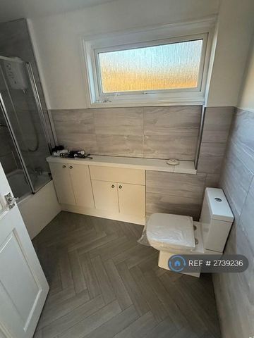 3 bedroom terraced house to rent - Photo 4