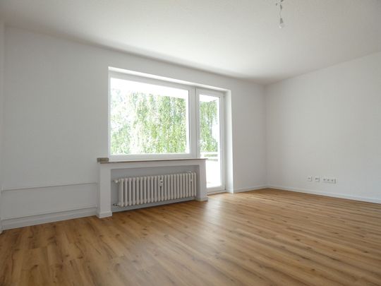 *** Attraktive 3-Zi.-Whg. mit Balkon! Erstbezug nach Sanierung! *** - Foto 1