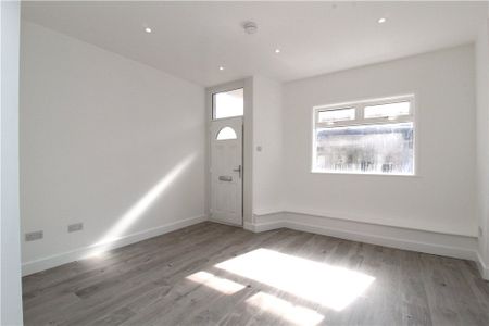 Leavesden Road, Watford, Hertfordshire, WD24 5EG - Photo 2