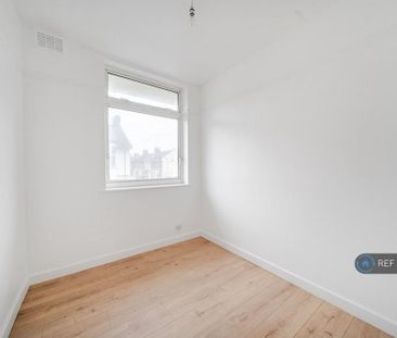 3 bedroom end of terrace house to rent - Photo 6