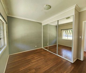 Spacious 2 Bedroom Home in Quiet Street - Photo 1