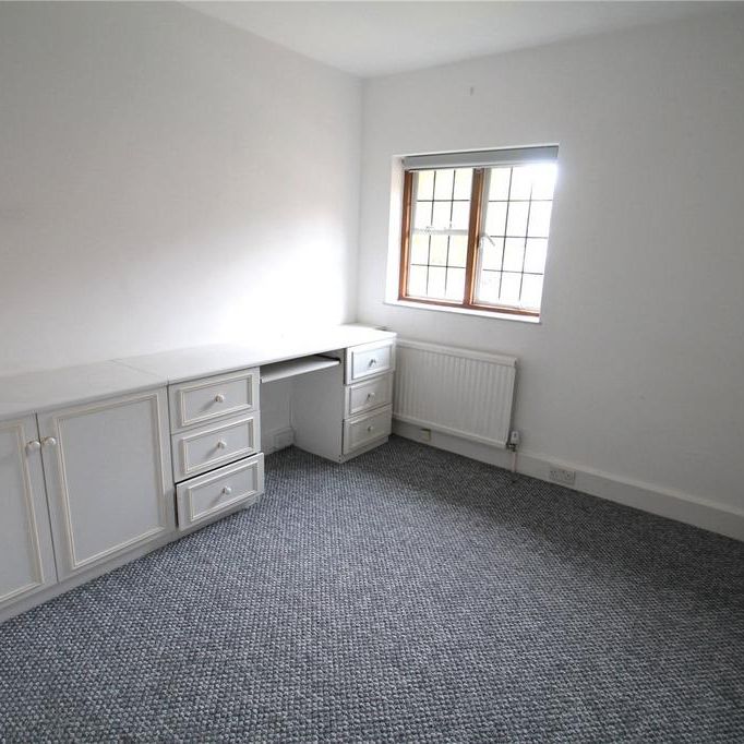 4 bedroom semi-detached house to rent - Photo 1