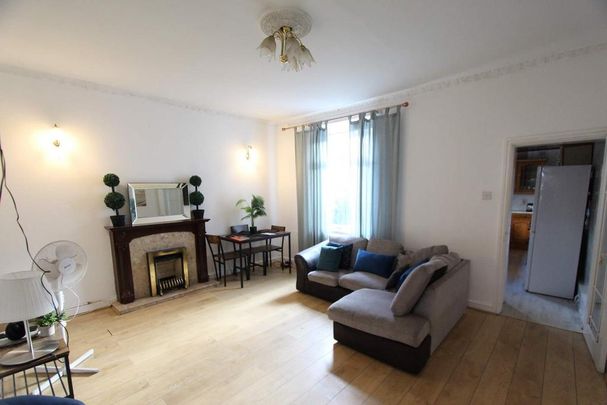 4 bedroom terraced house to rent - Photo 1