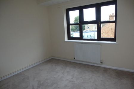 High Street, MARCH - Photo 3