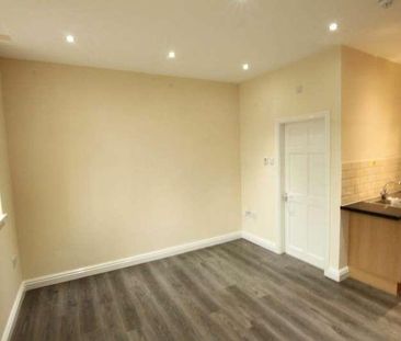 Walsall Road, Wednesbury, WS10 - Photo 4