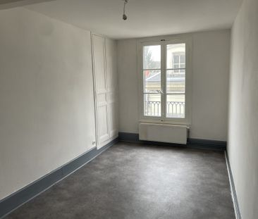 Location Appartement 4 pièces 83m² CHATELLERAULT 86100 - Photo 3