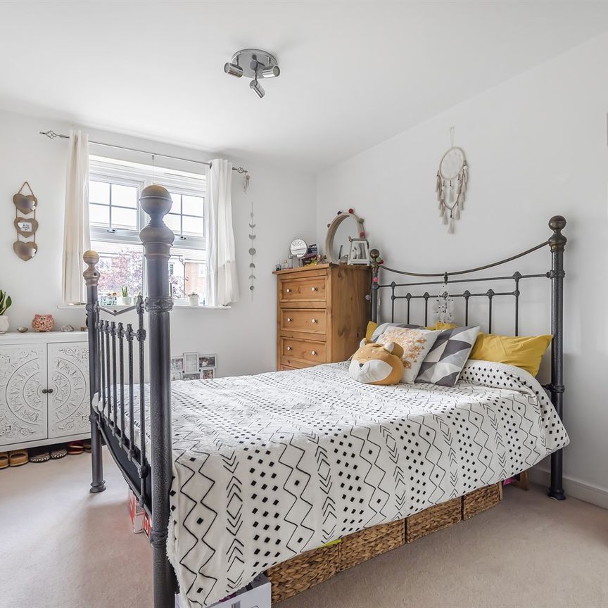 Aphelion Way, Reading, RG2 9FR - Photo 1