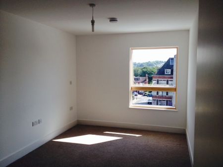 2 Bed Flat, Derry Court, SW16 - Photo 3