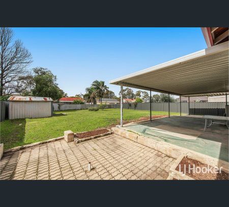 14 Hunt Street, Thornlie, WA 6108 - Photo 4