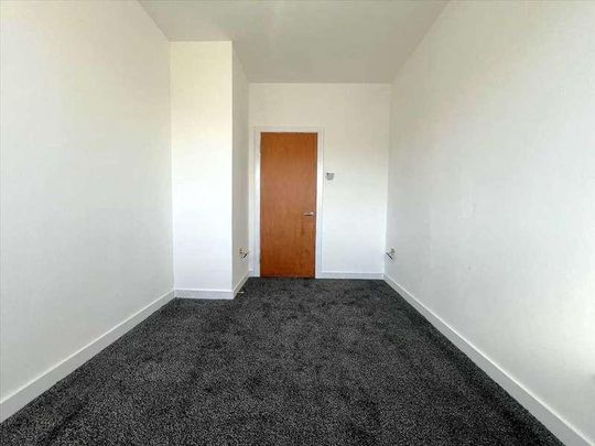 Queen Street, Gravesend, DA12 - Photo 1