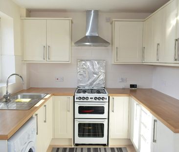 End of terrace house to rent on - Photo 1