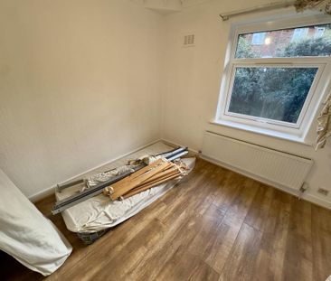 2 bedroom end of terrace house to rent - Photo 6