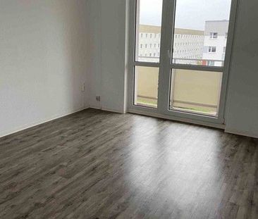 Sofortiger Bezug möglich, genießen Sie die super Sicht! Wohnung mit... - Foto 1