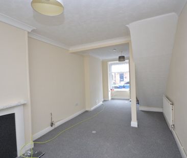 3 bedroom terraced house - Photo 1