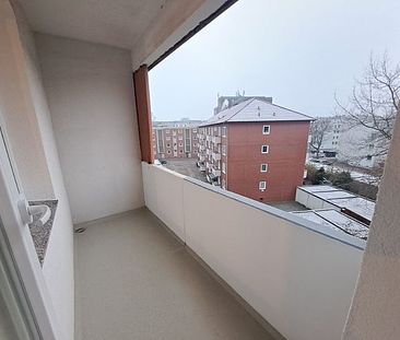 Modernisierte 3-Zimmer-Wohnung in Bremerhaven mit Balkon! - Foto 5