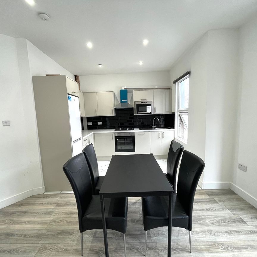 2 Bed Maisonette, Station Road, HA1 - Photo 1