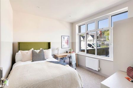 8 bedroom semi-detached house to rent - Photo 5