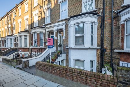 3 bedroom apartment to rent - Photo 3