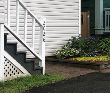 Kline - 1 Bedroom Upper Level Flat just off Quinpool! - Photo 2